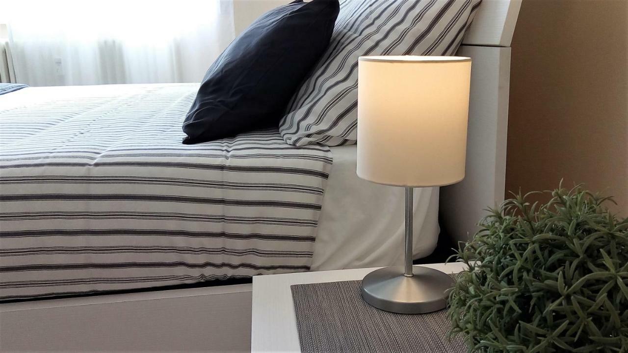 Lovely, Charming And Quiet Apartment In The Centre Air Conditioned And Free Private Garage Como Eksteriør billede