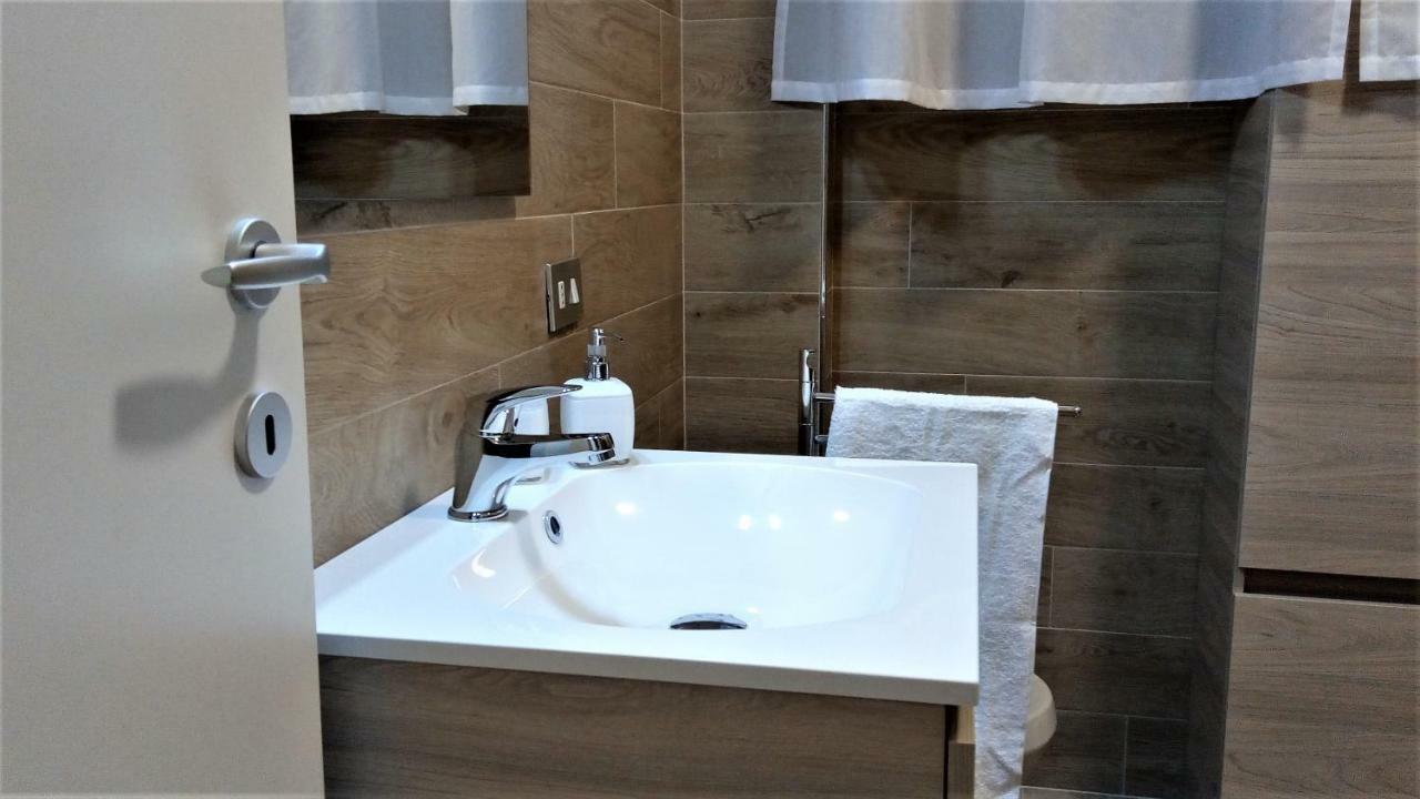 Lovely, Charming And Quiet Apartment In The Centre Air Conditioned And Free Private Garage Como Eksteriør billede